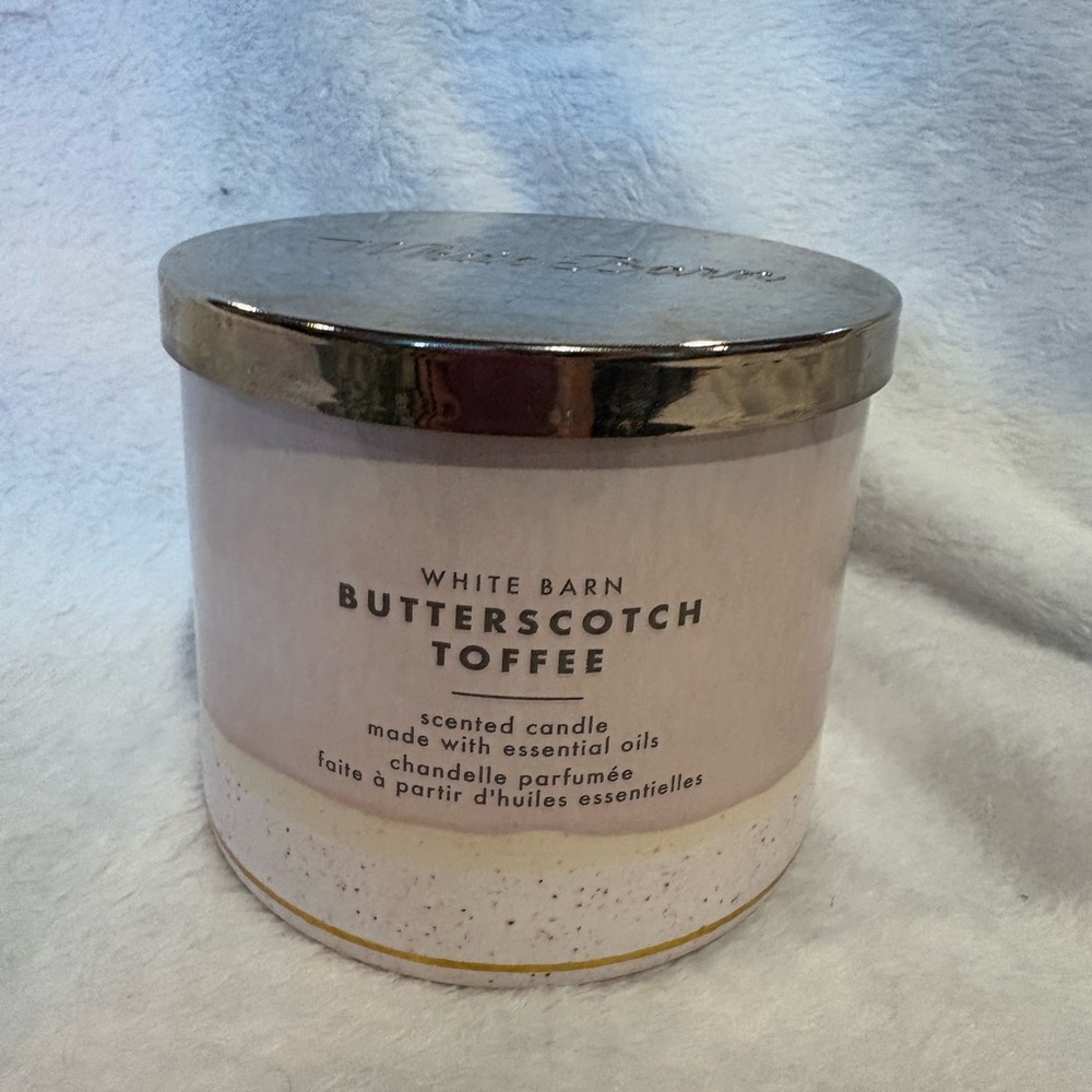 White Barn Butterscotch Toffee Candle - Cream and Silver